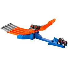 Cargar imagen en el visor de la galería, Pista y carro Hot Wheels Grande Monster Truck "City" + 2 carros - 117471
