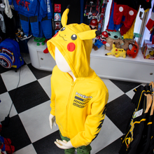 Cargar imagen en el visor de la galería, Sueter Pikachu con capucha - 116292
