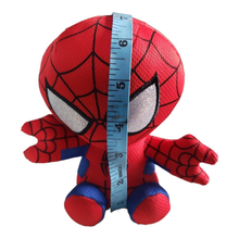 Cargar imagen en el visor de la galería, Peluche Spiderman Rojo y Negro  15cm - 117033
