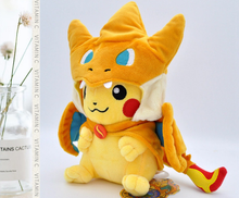 Cargar imagen en el visor de la galería, Peluche Pikachu con Disfraz 20cm - 117036
