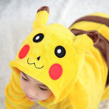 Cargar imagen en el visor de la galería, Pijama Enteriza Pikachu Juvenil/Adulto - 114473
