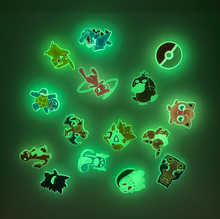 Cargar imagen en el visor de la galería, Pin Crocs Pokemon Brillan en la oscuridad - 116404
