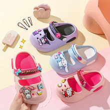 Cargar imagen en el visor de la galería, Sandalias Sanrio tipo Crocs - 117540
