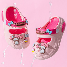 Cargar imagen en el visor de la galería, Sandalias Sanrio tipo Crocs - 117540
