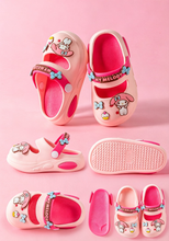 Cargar imagen en el visor de la galería, Sandalias Sanrio tipo Crocs - 117540
