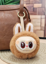 Cargar imagen en el visor de la galería, Llavero LaBubu Rostro Peluche - 116934
