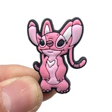 Cargar imagen en el visor de la galería, Pin Crocs Stitch - 117585
