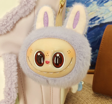 Cargar imagen en el visor de la galería, Llavero LaBubu Rostro Peluche - 116934
