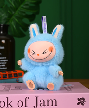 Cargar imagen en el visor de la galería, Peluche LaBubu - 116935
