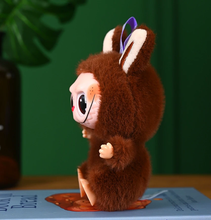 Cargar imagen en el visor de la galería, Peluche LaBubu - 116935
