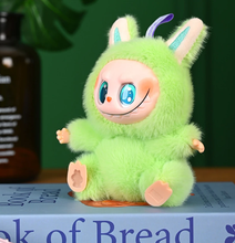 Cargar imagen en el visor de la galería, Peluche LaBubu - 116935
