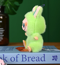 Cargar imagen en el visor de la galería, Peluche LaBubu - 116935
