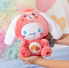 Cargar imagen en el visor de la galería, Peluche Cinnamoroll Disfrazado Oso Cariñoso 40cm - 116759

