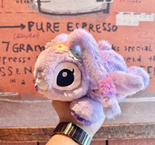 Cargar imagen en el visor de la galería, Peluche Stitch acostado 20cm - 117006
