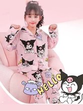 Cargar imagen en el visor de la galería, Pijama Kuromi con botones Manga Larga - 116361
