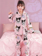 Cargar imagen en el visor de la galería, Pijama Kuromi con botones Manga Larga - 116361
