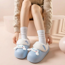 Cargar imagen en el visor de la galería, Crocs Pantuflas Cinnamoroll - 117008
