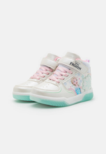 Cargar imagen en el visor de la galería, Zapato Botas con Luces Frozen - 116763
