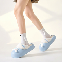 Cargar imagen en el visor de la galería, Crocs Pantuflas Cinnamoroll - 117008

