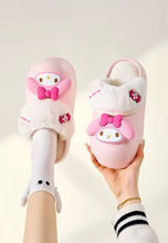 Cargar imagen en el visor de la galería, Crocs Pantuflas My Melody - 117008
