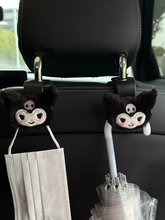 Cargar imagen en el visor de la galería, Accesorio Carro Kuromi Peluche - 116270
