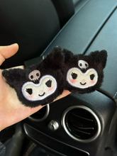 Cargar imagen en el visor de la galería, Accesorio Carro Kuromi Peluche - 116270
