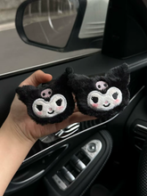 Cargar imagen en el visor de la galería, Accesorio Carro Kuromi Peluche - 116270
