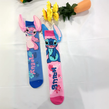 Cargar imagen en el visor de la galería, Medias Largas 3D Stitch &amp; Angela el par - 117252
