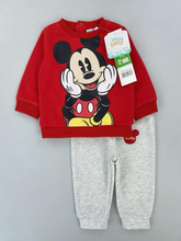 Cargar imagen en el visor de la galería, Conjunto Mickey Bebe Sueter y Jogger - 116581

