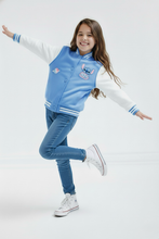 Cargar imagen en el visor de la galería, Chaqueta Stitch Universitaria - 11
