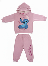 Cargar imagen en el visor de la galería, Conjunto Stitch Rosado Sueter con capucha y Jogger - 116948
