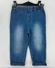 Cargar imagen en el visor de la galería, Conjunto Mickey Sueter y Jeans  - 116585
