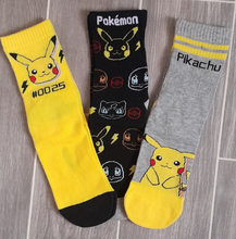 Cargar imagen en el visor de la galería, Medias Pikachu Par - 116958
