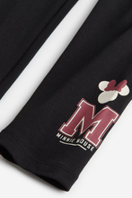 Cargar imagen en el visor de la galería, Conjunto Mickey Sueter con capucha y leggins - 116579
