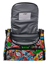 Cargar imagen en el visor de la galería, Lonchera Marvel Smiggle doble cierre con correa - 117383
