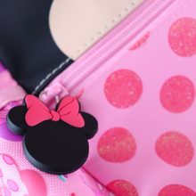 Cargar imagen en el visor de la galería, Morral Minnie Rosada Smiggle con capucha  36cm - 77050
