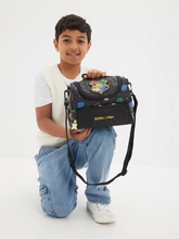 Cargar imagen en el visor de la galería, Lonchera Harry Potter Smiggle con correa  - 116632
