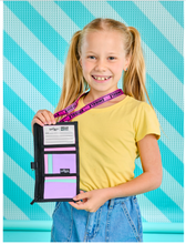 Cargar imagen en el visor de la galería, Billetera Kitty Smiggle con cuerda - 116393
