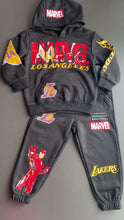 Cargar y reproducir el video en el visor de la galería, Conjunto Marvel Sueter y Jogger - 116176
