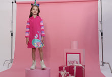 Cargar y reproducir el video en el visor de la galería, Vestido Vikita Mariposa  Con Capucha  Manga Larga - 116834
