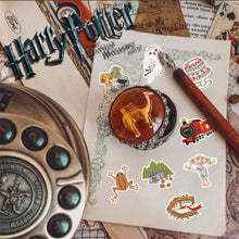 Cargar imagen en el visor de la galería, Set de calcomanias Harry Potter - 115167
